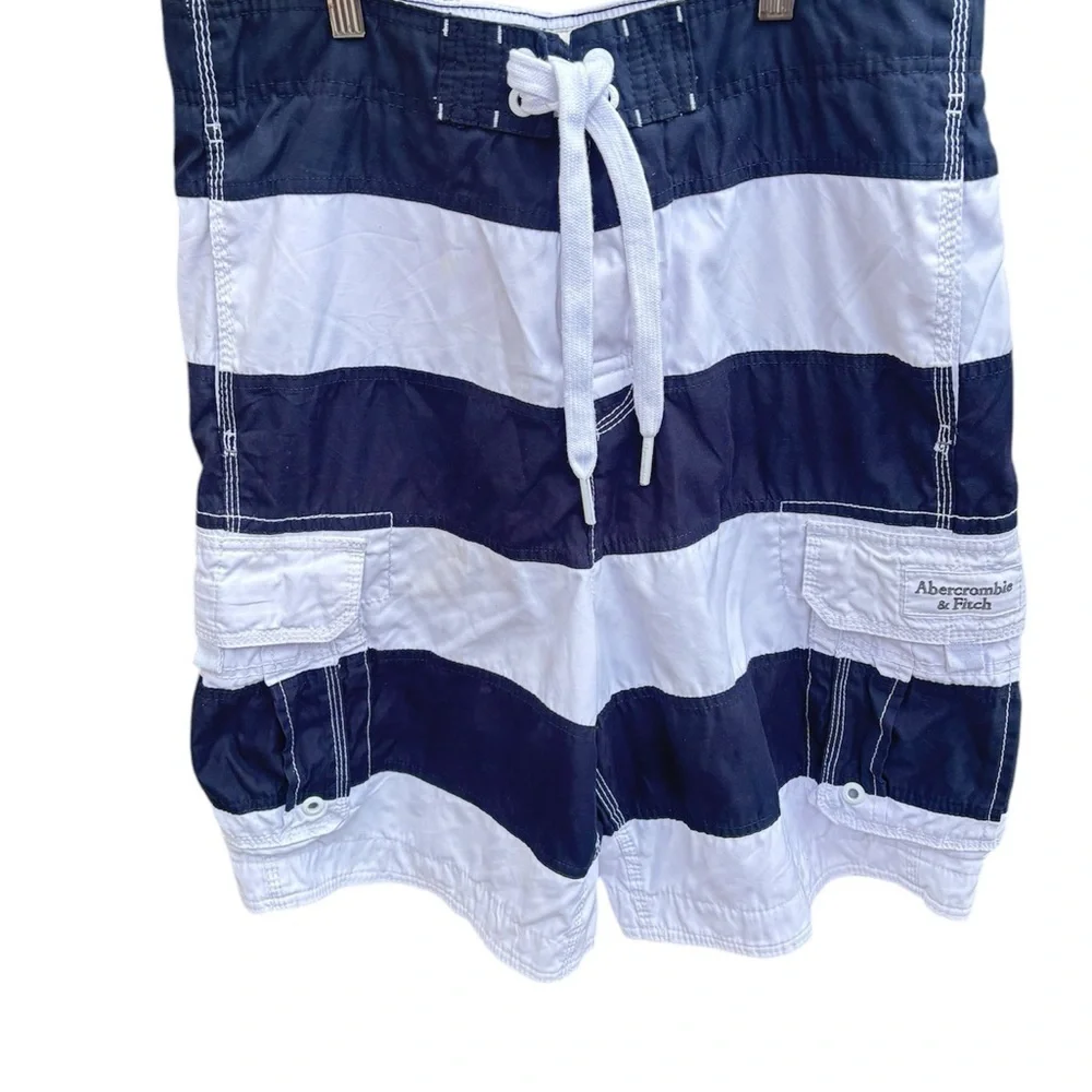 Abercrombie & fitch navy and white with a drawstring waist and cargo pockets